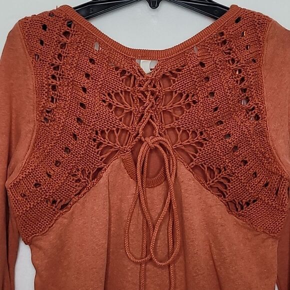 Free People Boho Distressed Crochet Lace Up Back Top Size XS - Picture 6 of 8